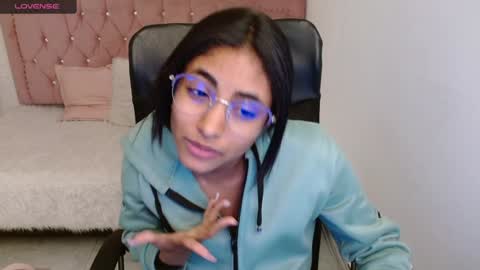 shanelle online show from January 24, 9:06 am