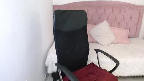 shanelle online show from February 4, 6:25 am