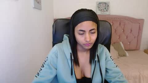 shanelle online show from March 8, 3:39 am