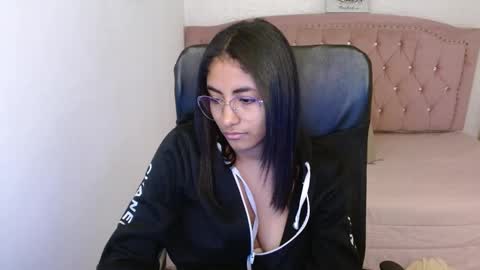 shanelle online show from March 12, 6:07 am