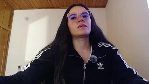 Snapshot of shanel_lozano chatting on June 3, 3:39 pm shanel_lozano online show from June 3, 3:39 pm