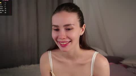 Snapshot of shanelfun chatting on July 9, 1:31 am Emmy online show from July 9, 1:31 am