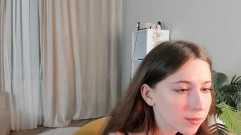 me name is Mia online show from March 5, 7:10 pm