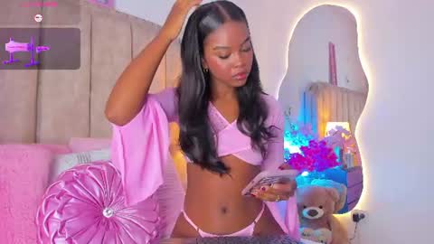 Snapshot of shanelwest7 chatting on June 24, 1:32 pm Shanel online show from June 24, 1:32 pm