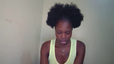 Snapshot of shania_sleigh chatting on March 10, 7:07 pm shania_sleigh online show from March 10, 7:07 pm