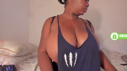 Snapshot of shaniblack chatting on January 17, 3:53 pm Danna online show from January 17, 3:53 pm