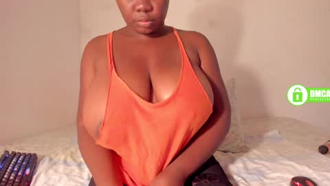 Snapshot of shaniblack chatting on February 8, 6:44 pm Danna online show from February 8, 6:44 pm