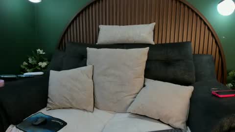 Snapshot of shannel__queen chatting on June 11, 7:56 pm shannel__queen online show from June 11, 7:56 pm