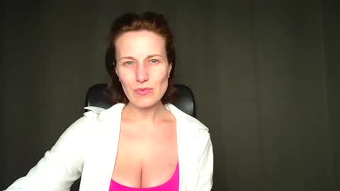 Snapshot of shannen_sweet chatting on May 4, 11:17 am Shannen online show from May 4, 11:17 am
