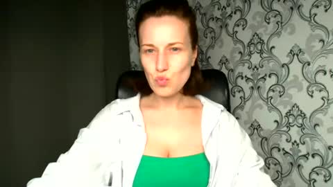 Snapshot of shannen_sweet chatting on June 9, 8:15 am Shannen online show from June 9, 8:15 am