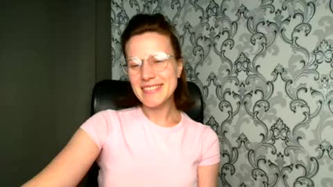 Snapshot of shannen_sweet chatting on June 21, 11:24 am Shannen online show from June 21, 11:24 am
