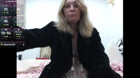 Snapshot of shannon07 chatting on June 17, 4:48 am Shannon07 online show from June 17, 4:48 am