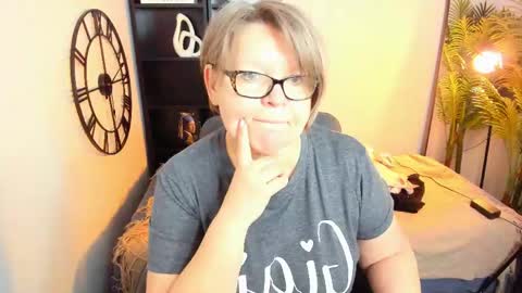 Shannon online show from April 30, 8:20 am