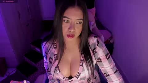 Snapshot of shanonn_diprima_ chatting on June 20, 4:59 am Cami Ortiz independent model online show from June 20, 4:59 am