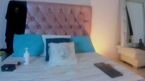 shantal_cruz1 online show from March 18, 3:42 am