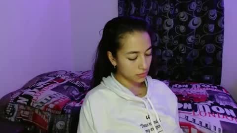 Snapshot of shantal_d03 chatting on February 17, 2:31 am shantal_d03 online show from February 17, 2:31 am