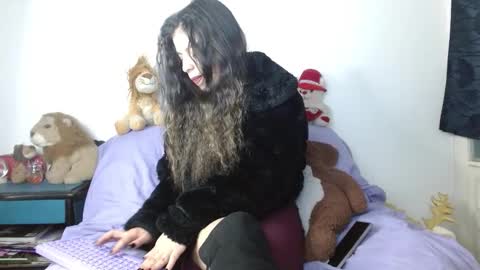 Shantal online show from March 30, 5:25 pm