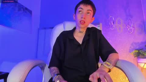 Snapshot of shantal_thompson21 chatting on May 20, 11:38 am Shantal online show from May 20, 11:38 am
