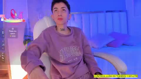 Snapshot of shantal_thompson21 chatting on June 15, 12:51 pm Shantal online show from June 15, 12:51 pm