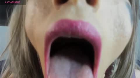 Snapshot of shantala_nastasiia chatting on May 19, 1:56 am shantala nastasiia online show from May 19, 1:56 am
