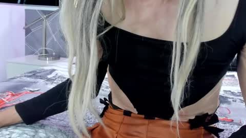 Snapshot of shantala_nastasiia chatting on June 5, 6:52 am shantala nastasiia online show from June 5, 6:52 am