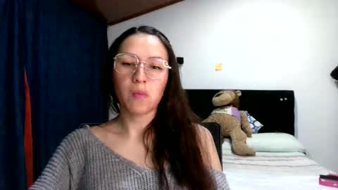 shantaldumont online show from December 3, 4:20 am