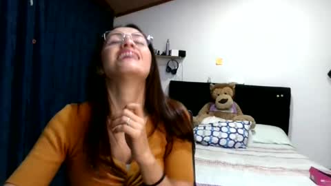 shantaldumont online show from December 4, 4:22 am