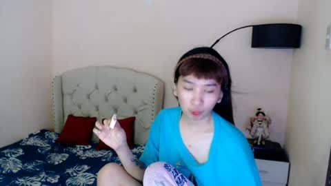 Snapshot of shantalfoxxy chatting on July 24, 1:25 am SHANTA FOX s online show from July 24, 1:25 am