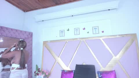 shantallfoxxie online show from December 21, 12:45 pm