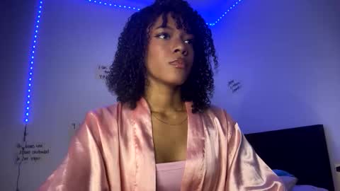 Snapshot of shantalwilliams chatting on June 1, 11:39 pm shantalwilliams online show from June 1, 11:39 pm