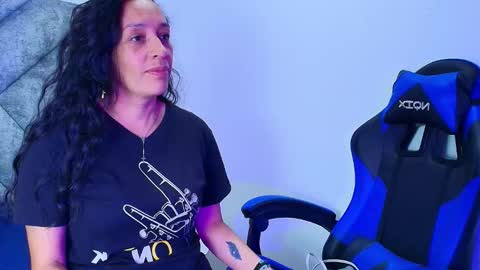 shantey online show from November 8, 1:44 pm