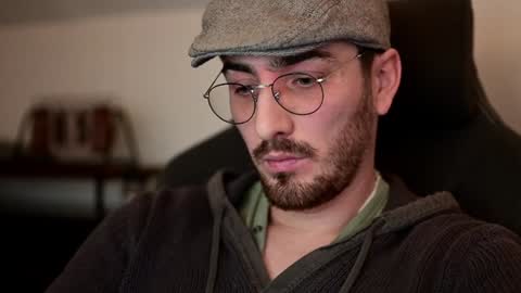 Snapshot of shape80 chatting on December 9, 4:15 pm frenchy boy online show from December 9, 4:15 pm