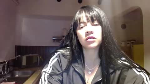 Snapshot of shara_rios chatting on July 13, 4:59 am shara_rios online show from July 13, 4:59 am