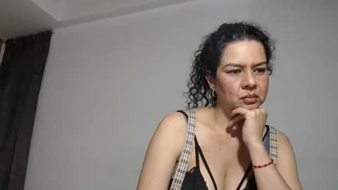 sharickleon11 online show from November 12, 1:50 am