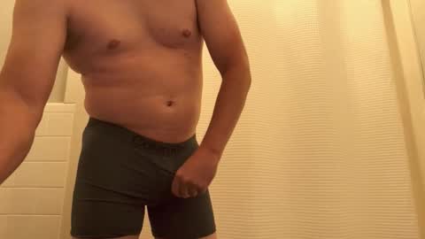 Snapshot of shark1865 chatting on November 19, 10:10 pm shark1865 online show from November 19, 10:10 pm