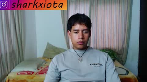 Snapshot of sharky_g chatting on February 23, 10:51 pm Frqnko online show from February 23, 10:51 pm