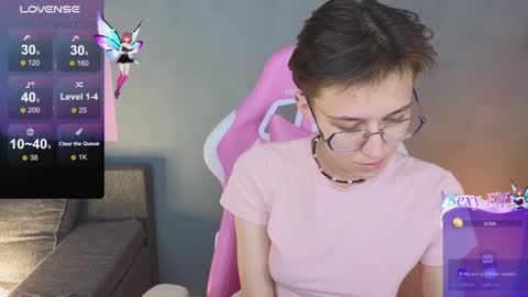 Snapshot of sharli_rose chatting on December 7, 6:15 pm Sharli online show from December 7, 6:15 pm