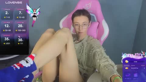 Snapshot of sharli_rose chatting on December 19, 6:56 pm Sharli online show from December 19, 6:56 pm