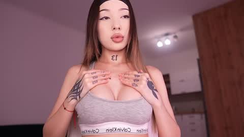 Sharlin  online show from December 18, 12:49 am