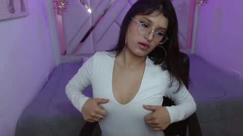 Snapshot of sharllote_ chatting on April 21, 8:12 pm Sharllote online show from April 21, 8:12 pm