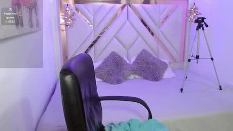 Snapshot of sharllote_ chatting on June 1, 7:59 pm Sharllote online show from June 1, 7:59 pm