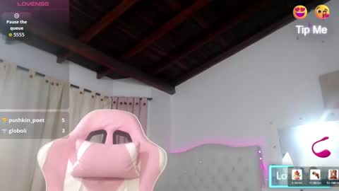 Snapshot of sharlotte_milk24 chatting on June 4, 5:35 am sharlotte_milk24 online show from June 4, 5:35 am