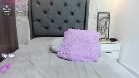 Snapshot of sharlotte_suitte chatting on July 15, 12:49 am SHARLOTTE online show from July 15, 12:49 am