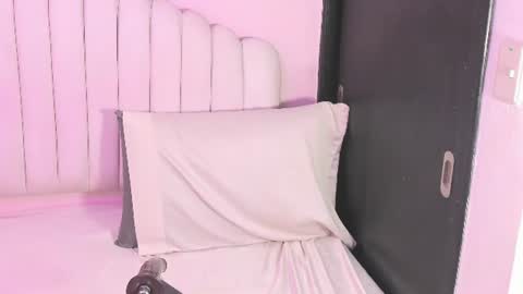 sharlotthe_bigass online show from August 3, 9:04 am