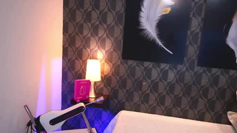 Sharom  online show from March 17, 4:32 pm