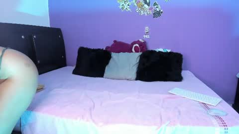 Snapshot of sharon__fire chatting on July 29, 3:32 pm sharon fire online show from July 29, 3:32 pm