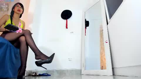 Snapshot of sharon_leather chatting on June 13, 12:36 pm sharon_leather online show from June 13, 12:36 pm