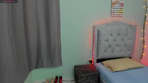 Snapshot of sharonblake5 chatting on May 22, 2:33 pm M A G N O online show from May 22, 2:33 pm