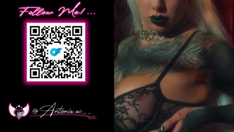 Snapshot of sharpay_evans chatting on May 25, 5:19 pm Antonia online show from May 25, 5:19 pm