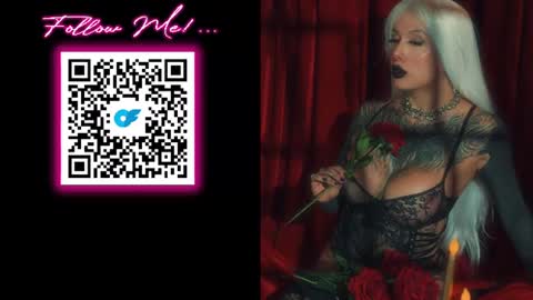 Snapshot of sharpay_evans chatting on June 25, 3:49 pm Antonia online show from June 25, 3:49 pm
